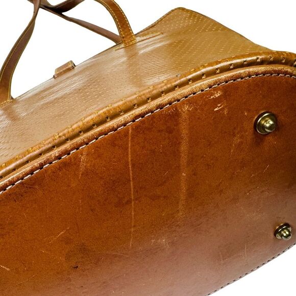 Vintage Dooney & Bourke Caramel Cabriolet Leather Bucket Bag - 10” x 7.5” x 5” - Picture 10 of 14